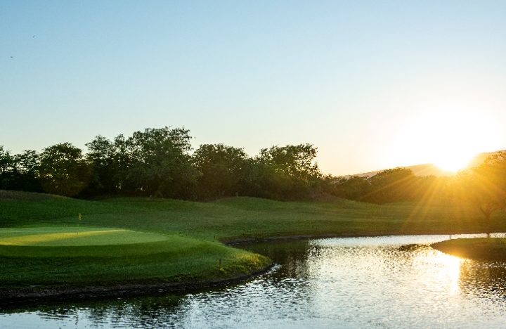 The Leadbetter Golf Academy of Maui green golf course area.